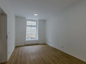 Pronájem bytu 2+kk, Praha - Košíře, Fabiánova, 37 m2