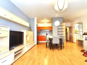 Pronájem bytu 3+kk, Praha - Libeň, Nad Okrouhlíkem, 92 m2