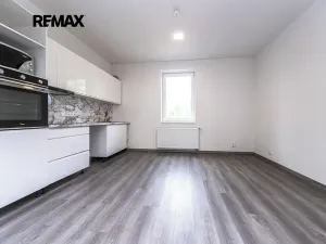 Pronájem rodinného domu, Praha - Strašnice, U trati, 120 m2