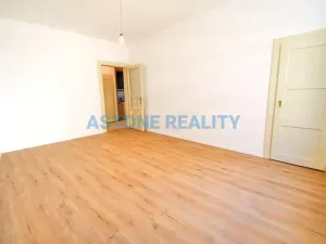 Pronájem bytu 2+kk, Praha - Vršovice, Bulharská, 58 m2