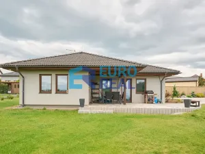 Prodej rodinného domu, Bavoryně, 125 m2