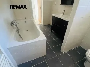 Pronájem rodinného domu, Milovice, 100 m2