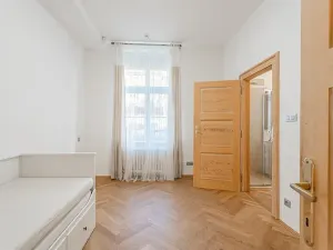 Pronájem bytu 4+1, Praha - Vinohrady, Hradešínská, 120 m2