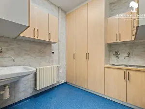 Prodej ordinace, Rožnov pod Radhoštěm, Lesní, 274 m2