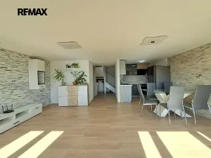 Pronájem bytu 4+kk, Praha - Modřany, Plovdivská, 82 m2