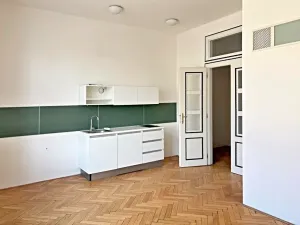 Pronájem kanceláře, Brno, Křížová, 235 m2
