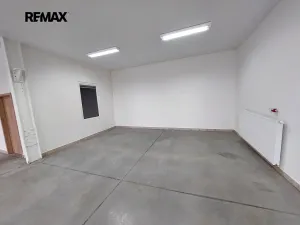 Pronájem obchodního prostoru, Slavkov u Brna, 200 m2