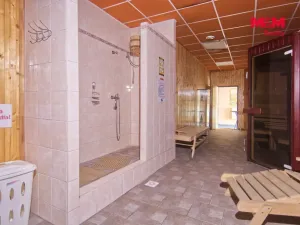 Pronájem obchodního prostoru, Orlová - Lutyně, Masarykova třída, 222 m2