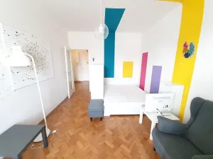 Pronájem bytu 1+1, Praha - Holešovice, Bubenská, 34 m2