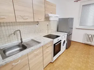Pronájem bytu 1+kk, Praha - Hloubětín, Šestajovická, 30 m2