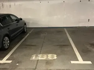 Pronájem garážového stání, Praha - Řepy, Zrzavého, 18 m2