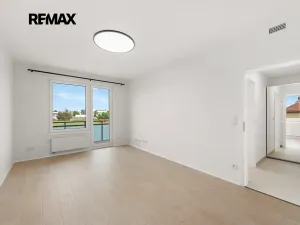 Pronájem bytu 2+kk, Praha - Strašnice, Strančická, 48 m2