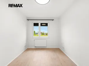 Pronájem bytu 2+kk, Praha - Strašnice, Strančická, 48 m2