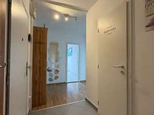 Pronájem bytu 3+kk, Praha - Petrovice, Rezlerova, 63 m2