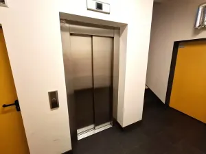 Pronájem bytu 3+kk, Praha - Hrdlořezy, Mezilehlá, 81 m2