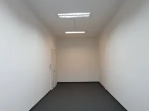 Pronájem kanceláře, Hradec Králové, Československé armády, 23 m2