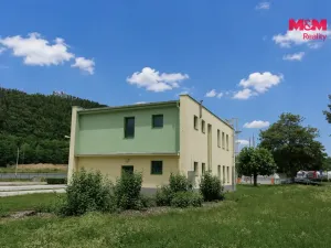 Pronájem kanceláře, Králův Dvůr, V Lukách, 200 m2