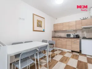 Prodej činžovního domu, Černčice, Husova, 732 m2