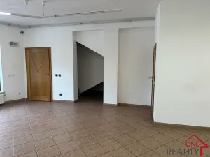 Pronájem obchodního prostoru, Staré Město, 90 m2