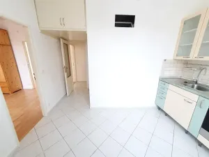 Pronájem bytu 2+1, Praha - Záběhlice, Struhařovská, 58 m2