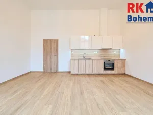 Pronájem bytu 1+kk, Český Brod, nám. Arnošta z Pardubic, 38 m2