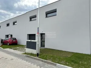 Pronájem rodinného domu, Praha - Čakovice, Kurta Hubera, 131 m2