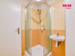 Prodej bytu 1+kk, Karlovy Vary - Doubí, 20 m2