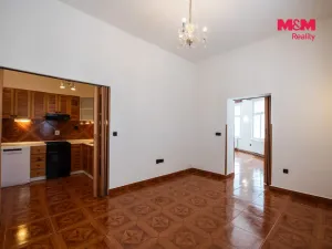 Pronájem kanceláře, Hradec Králové, Šafaříkova, 53 m2