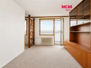 Prodej bytu 3+1, Praha - Prosek, Lovosická, 66 m2