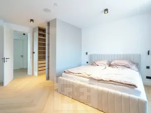Pronájem bytu 4+kk, Praha - Karlín, Sokolovská, 183 m2