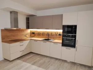 Pronájem bytu 3+kk, České Budějovice, Čakovská, 84 m2