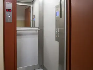 Pronájem bytu 2+kk, Praha - Karlín, Křižíkova, 48 m2