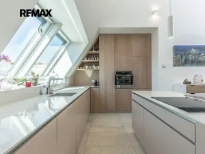 Prodej bytu 2+kk, Praha - Žižkov, Lucemburská, 80 m2