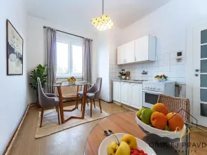 Prodej bytu 2+kk, Praha - Hloubětín, V chaloupkách, 58 m2