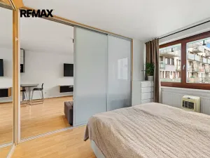 Prodej bytu 2+kk, Praha - Holešovice, Osadní, 54 m2