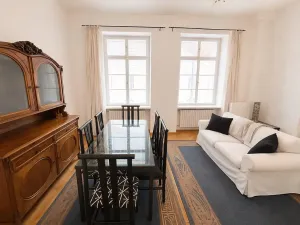 Pronájem bytu 3+1, Praha - Malá Strana, Sněmovní, 85 m2