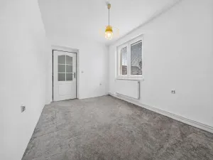 Prodej bytu 3+1, Černuc, 79 m2