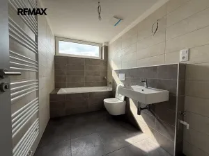 Pronájem bytu 1+kk, Dobřany, 38 m2