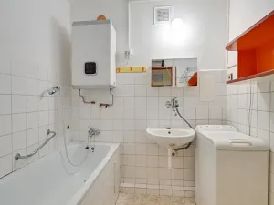 Pronájem bytu 2+1, Olomouc, Ladova, 58 m2