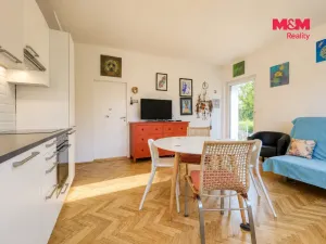 Prodej bytu 3+kk, Karlovy Vary - Drahovice, Mánesova, 68 m2