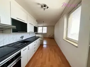 Prodej bytu 3+1, Dolní Němčí, Vinohradská, 63 m2