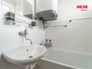 Prodej bytu 3+1, Bříství, 64 m2