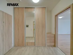 Pronájem bytu 2+kk, Velký Osek, U hřiště, 60 m2