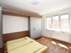 Pronájem bytu 1+1, Chomutov, Karla Buriana, 36 m2