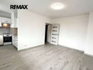 Pronájem bytu 1+kk, Kladno, Italská, 27 m2