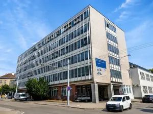 Pronájem skladu, Brno, Šujanovo náměstí, 134 m2