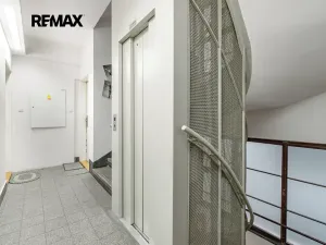 Pronájem bytu 1+kk, Praha - Střešovice, Za Hládkovem, 22 m2