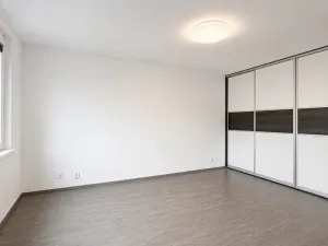 Prodej bytu 1+kk, Praha - Háje, Matúškova, 31 m2