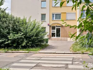 Prodej bytu 2+kk, Praha - Kobylisy, Šimůnkova, 32 m2