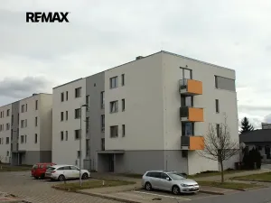 Pronájem bytu 1+kk, Velký Osek, U hřiště, 33 m2